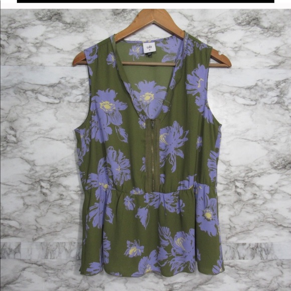 CAbi Celebrity Top Size Medium Style 4184 - Picture 2 of 3